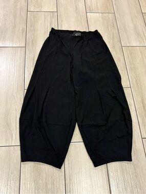 Box #1 Porto San Francisco Black Wide-Leg Pants

Size 1